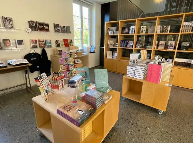 Falstadsenteret - Museum, Minnested Og Senter For Menneskerettigheter Hotel *